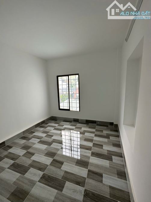BÁN NHÀ 3 TẦNG TRƯỜNG CHINH  - GIÁP TÂN PHÚ - SỔ VUÔNG NỞ HẬU - GẦN 45m2 - NHỈNH 6 TỶ - 8