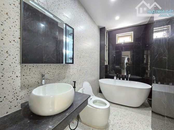 BÁN NHÀ MẶT PHỐ NGUYỄN THÚY_ FULL NỘI THẤT CAO CẤP_ ĐẬP HỘP_ GẦN BIỂN - 8