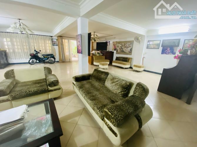 Bán Đất tặng Biệt Thự 5 Lầu Y Hình - Hoàng Văen Thụ 12x25m, chỉ 5x tỷ - 8