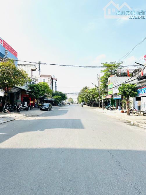 Cần bán nhà mặt tiền Khu Phố Nhị Đồng 1, Tp. Dĩ An, DT 240m2, giá 22 tỷ - 8