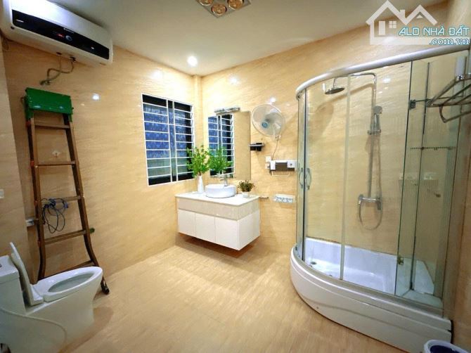 BÁN NHÀ ĐẸP DƯƠNG QUẢNG HÀM 40M² 6 TẦNG NGÕ Ô TÔ TRÁNH TRUNG TÂM CẦU GIẤY GIÁ 11 TỶ - 8