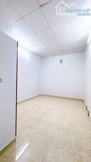 BÁN NHÀ KHU NGUYỄN HỮU HÀO QUẬN 4 DT 3,5*13,5 GIÁ 4TỈ 350 GIÁP Q1 - 8