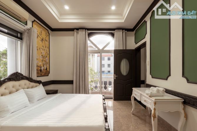 Cho thuê Lâu Đài 3 MT đường Thân Văn Nhiếp, 10PN, full nội thất, giá 9.000$ - 9