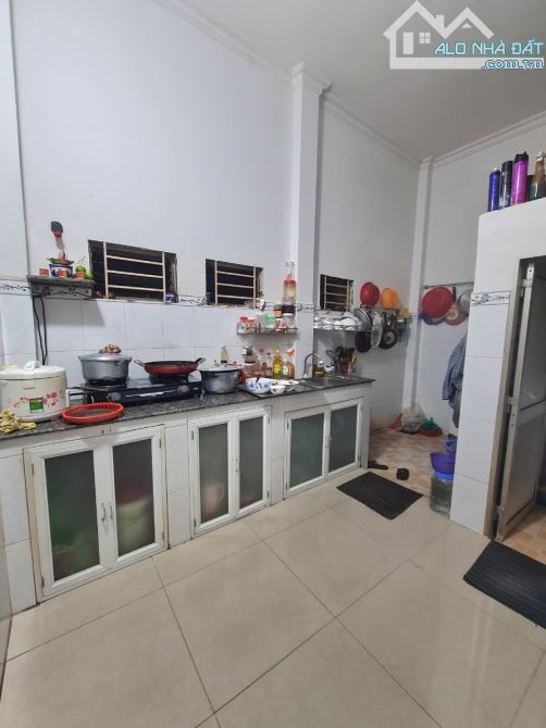 CHỦ GẤP BÁN GIÁ CHỈ CÒN 5.2 TỶ - 6X13.5M- HẺM 4M THÔNG - SÁT MẶT TIỀN - 9