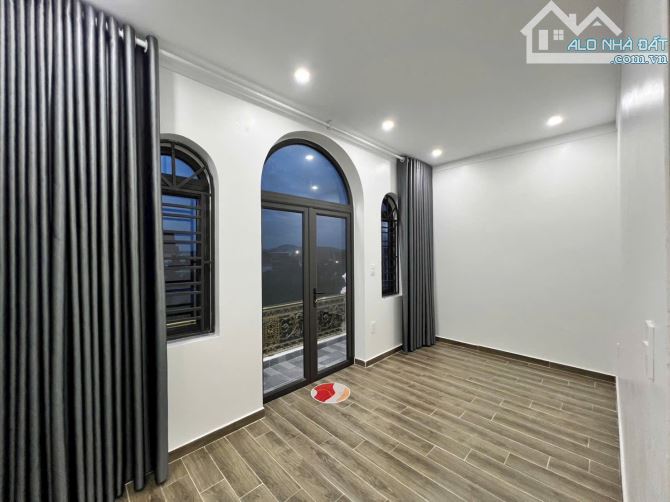 Xuất hiện căn Nhà 3 tầng xây độc lập, mặt tiền tân cổ điển, oto đỗ cửa ngày đêm - 9