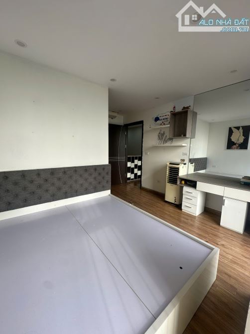 Cho thuê căn 2 ngủ 70m2 CT15 Green Park KĐT Việt Hưng. Full nội thất. - 9
