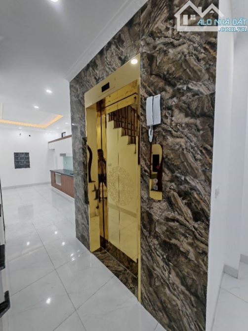 liên mac  lô góc 2 mặt thoáng  thang máy - ô tô đỗ cửa - 9