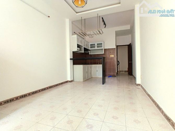 Nhà Mặt Tiền Phan Văn Trị P.2 - 5 Tầng DT 31M2 Sát Mặt Tiền Võ Văn Kiệt Giá 14.5T - 9