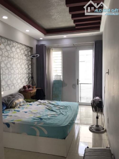 - ĐẸP 6 TỶ, SỔ VUÔNG, HCĐ, 5 TẦNG,3X10M SÂN THƯỢNG BTCT, HẺM Đ. NGUYỄN TIỂU LA - - 9