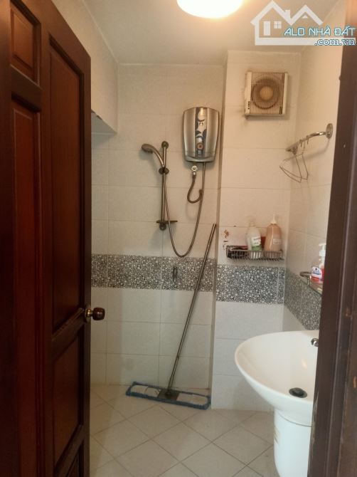 Tạ Quang Bửu quận 8 120m2 3 tầng giá chỉ 24 tỷ - 9