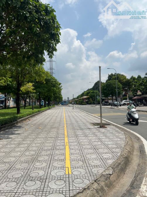 200m2 - ngang 6.7 - hẻm 6m - shr - ngay vincom lê văn việt - chỉ 16 tỷ - 9