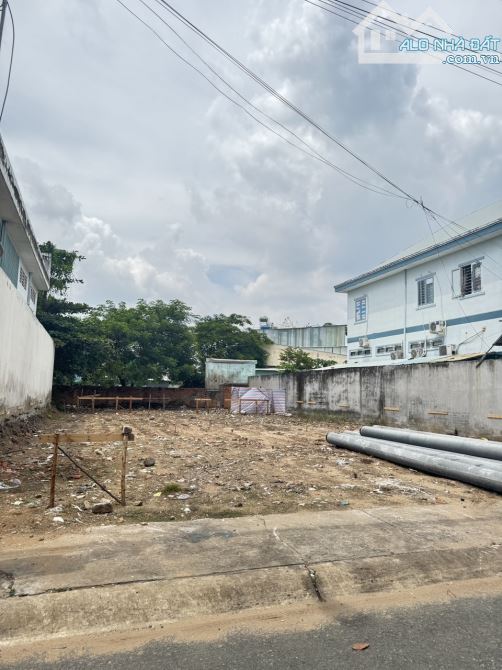 Bán lô đất Biệt Thự 430m -15m x 28m - DT- 330M/2 Thổ Cư 100m Giấy Tay- F16 Q8
