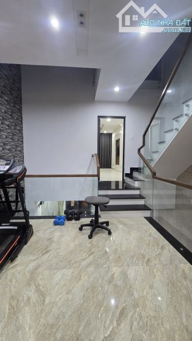 🏠 BÁN NHÀ HOÀ XUÂN, 4 PHÒNG NGỦ, NHÀ Ở NGAY, RA ĐƯỜNG NGUYỄN PHƯỚC LAN.