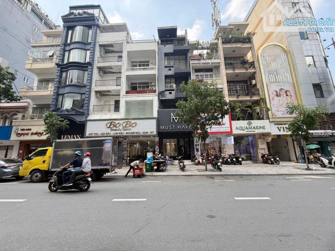 Bán Nhà Góc 2 Mặt Tiền Đông Du P.Bến Nghé, Q.1 –Vị Trí Siêu Hiếm - 4,3*25M - 6Tầng