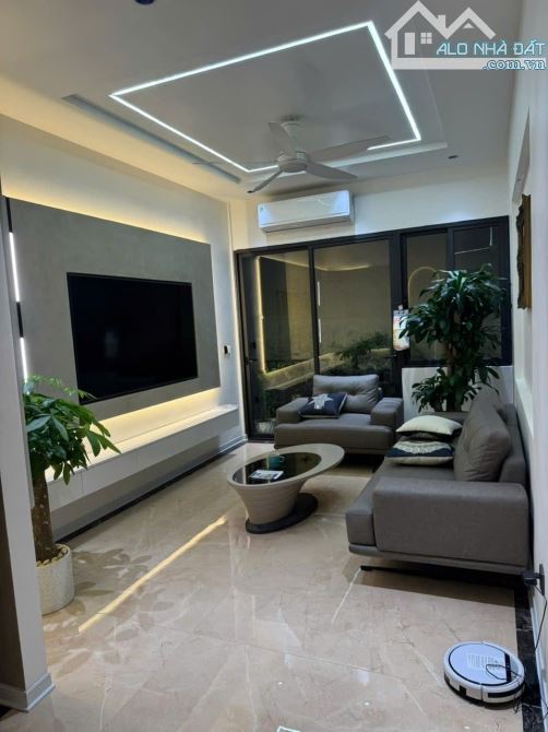 Phân lô,Thang máy, kinh doanh, ô tô, Phú Diễn, Bắc Từ Liêm. Gần Đại học. 66m2. Giá: 20 Tỷ