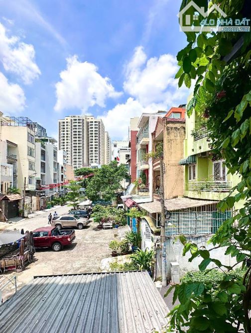 Bán nhà mặt tiền đường Bàu Cát - 4 x 18 -  phù hợp xây dựng mới - 4
