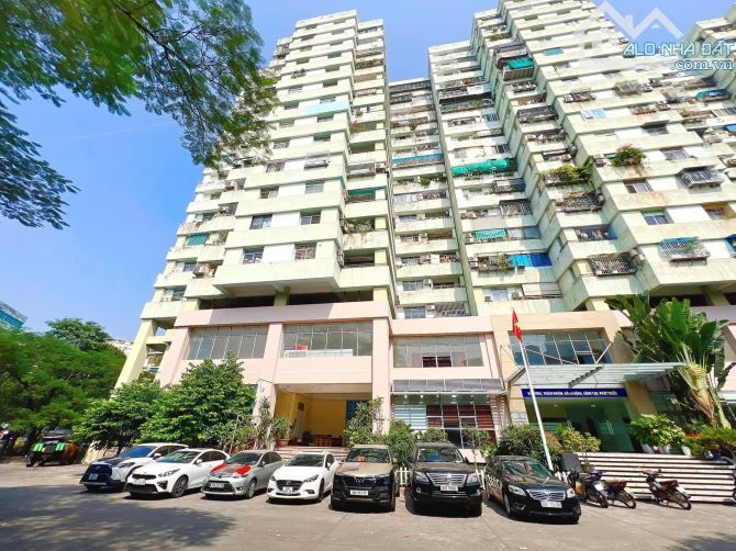 Bán căn hộ CCCC Cầu Giấy 2 ngủ lô góc full nội thất thoáng sáng 66m2 giá 4 tỷ 95