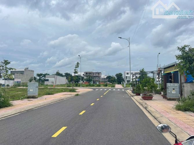 CHỦ KẸT BÁN LÔ NGAY TDC LỘC AN BÌNH SƠN,  NGAY CỔNG CHÍNH SB LONG THÀNH, 250M2 GIÁ 3 TỶ 2 - 2