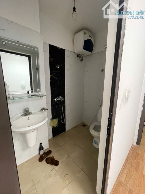 Cho thuê liền kề Phú Diễn 60m2, 6 tầng, thang máy, oto đỗ tránh