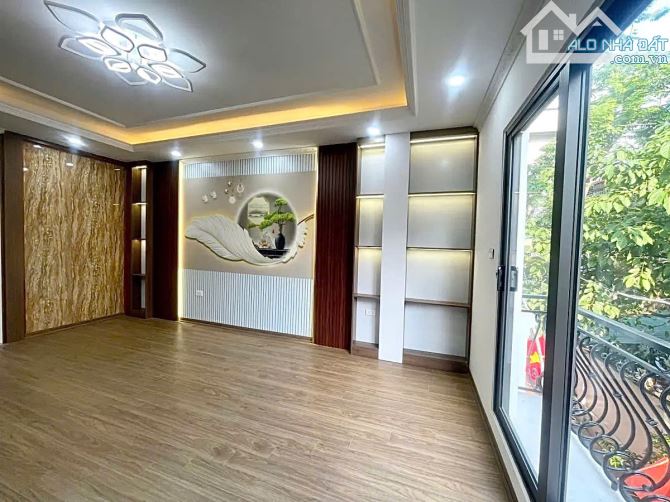 BÁN NHÀ PHÂN LÔ NGỌC HỒI – Ô TÔ NGỦ TRONG NHÀ – 60M2 THANG MÁY