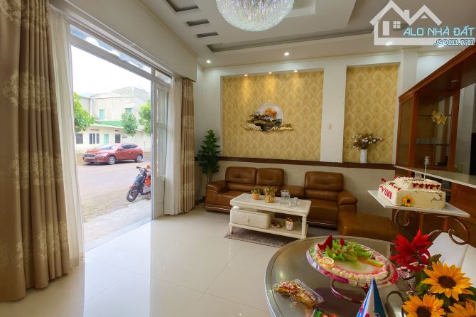 Nhà đẹp chỉ hơn 5 tỷ – 2 tầng – Hẻm xe hơi né nhau – 5p ra PVĐ, 2p QL1K