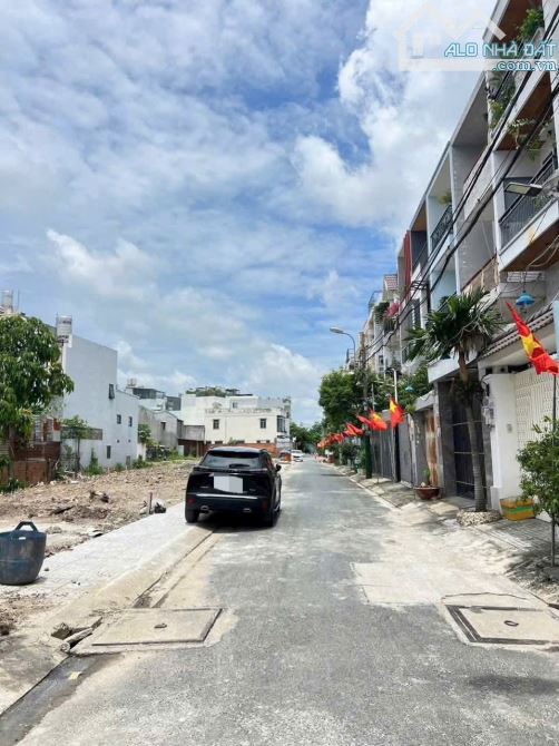 Bán 3 lô đất liền kề thổ cư 4x13, đường 8m, khu phân lô, sổ riêng, Đông Hưng Thuận, Q12