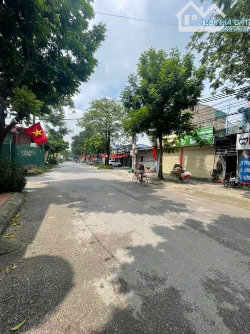 BÁN GẤP ĐẤT ĐẤU GIÁ ĐẠI ÁNG – GIÁ TỐT – VỈA HÈ RỘNG – Ô TÔ TRÁNH