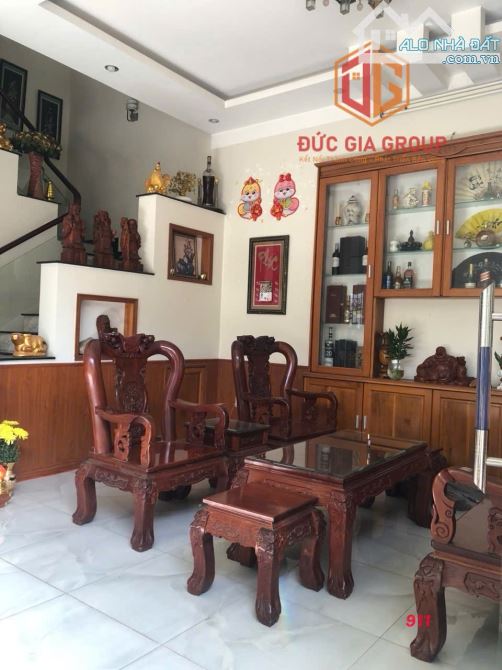 Bán nhà 1trệt 2 lầu góc 2 mặt tiền trong KDC Đinh Thuận, P.Tân Hiệp giá 8,9 tỷ