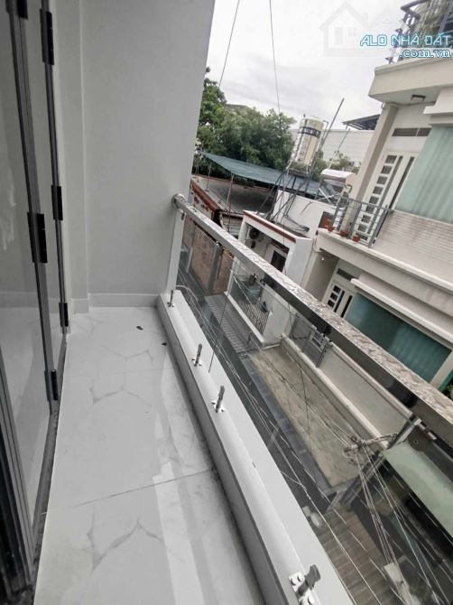 HẺM XE HƠI ÂU DƯƠNG LÂN Q8 - 3 TẦNG - 4.2X10M- CHỈ 4.85 TỶ - HẺM RỘNG THÔNG THOÁNG - CÁCH