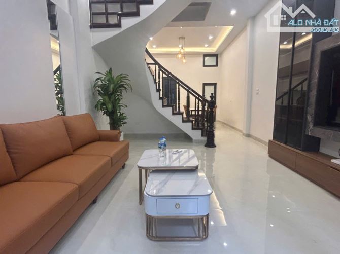 CẦN BÁN GẤP - CHỦ GIẢM SÂU 500 TRIỆU, CHỈ CÒN 9 TỶ🏡Dt 48M x 5 tầng NHÀ ĐẸP FULL NỘI THẤT