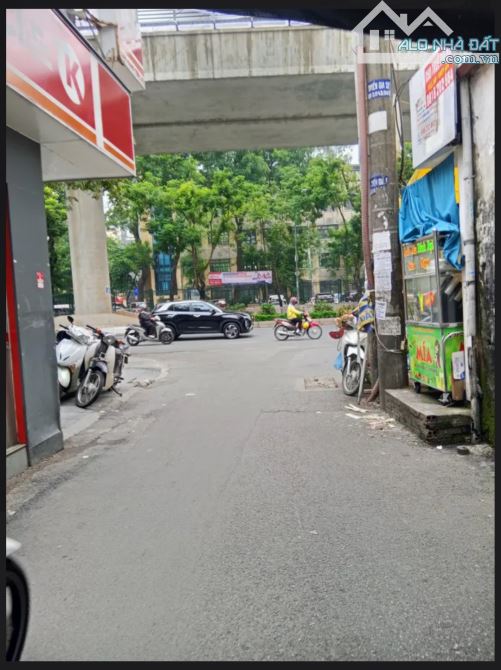Cần bán nhà mặt ngõ Xuân Thủy 7tầng thang máy full nội thất