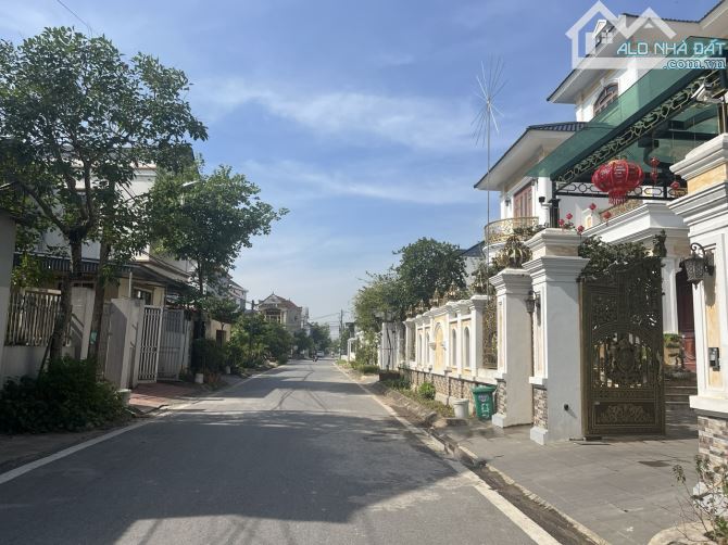 HOT! Bán 112m đất full thổ cư tại Long Hưng, Văn Giang rộng 7,5m giáp ĐH Bách Khoa