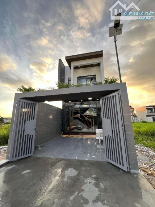 🏠 BÁN NHÀ 1 TRỆT 1 LẦU – GIÁ CHỈ 2 TỶ 1 – CÓ CHỖ ĐỂ Ô TÔ 📍 Diện tích: 4x20m