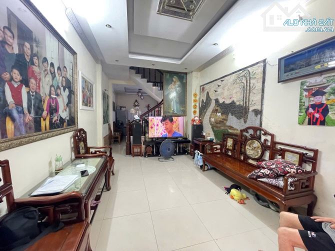 BIỆT THỰ MINI – NGUYỄN ĐỨC CẢNH – 60M² – Ô TÔ – CÁCH PHỐ 30M  🏠 Nhà dân xây BTCT 5 tầng,