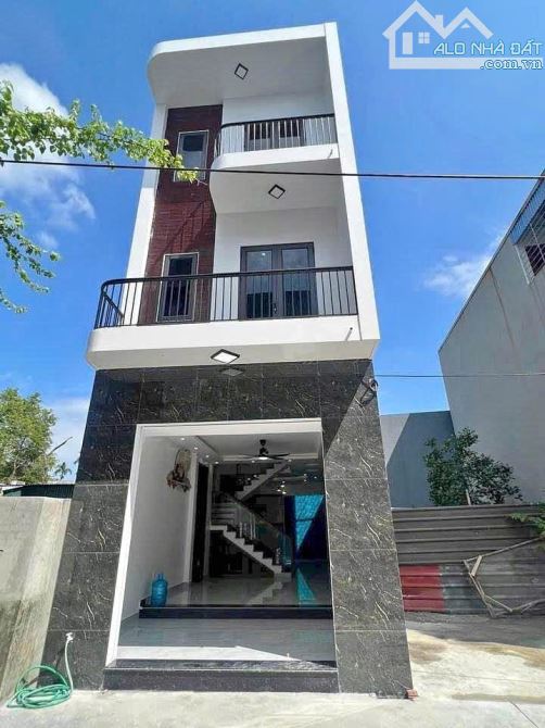 ✨ NHÀ 3 TẦNG ĐỘC LẬP – FULL NỘI THẤT – VÀO Ở NGAY ✨ 🚗 Đường thông ô tô ra vào thoải mái –