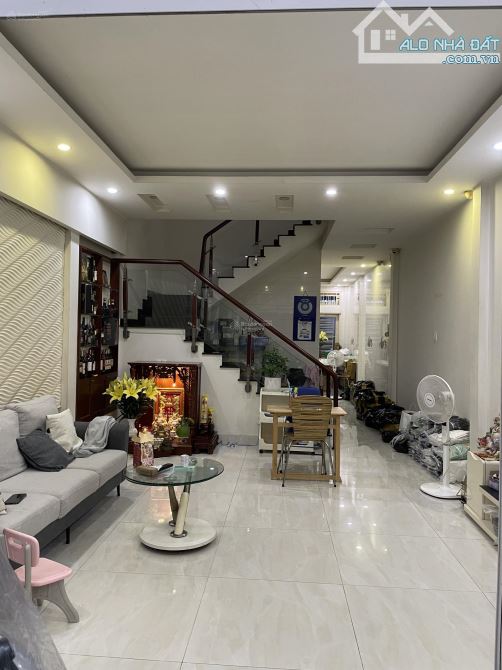 Bán nhà HXH 2 mặt tiền trước sau đường Phạm Văn Hai, Tân Bình. DT: 4.8m x 18.5m, giảm 3 tỷ
