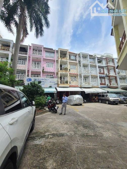 Bán nhà Nguyễn Hữu Tiến, Tân Phú, hẻm xe tải, khu cao cấp, 4 tầng, DT: 6x12, giá 11 tỷ