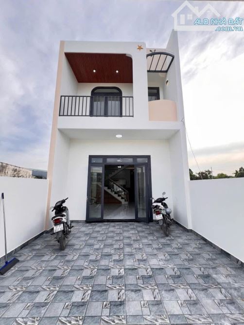Bán Nhà Lầu Cách Bửu Long 7 Phút Di Chuyển