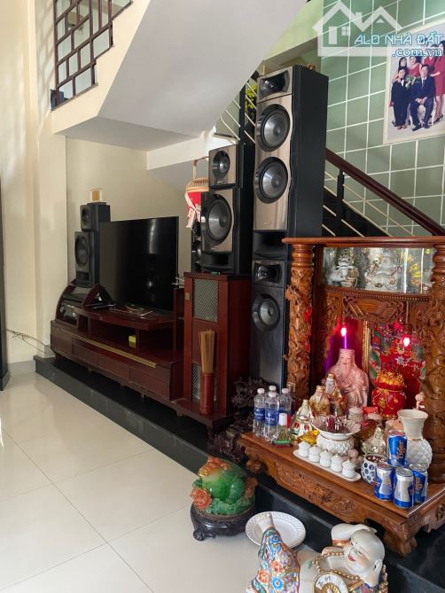 Nhà 3 tầng lô góc 2 mặt tiền cạnh bệnh viện Vinmec, Quận Hải Châu, Đà Nẵng - Giá 1x tỷ