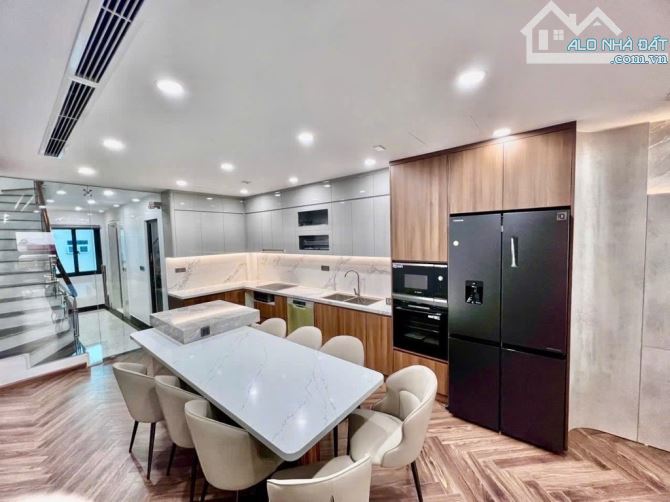 Bán nhà  Đức Giang Long Biên – 5 tầng đẹp, hiện đại, giá chỉ  6 9 tỷ.