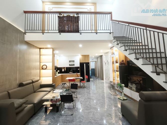 Diện tích lớn Nguyễn công hoan nhà đẹp full nội thất oto ngủ sân.