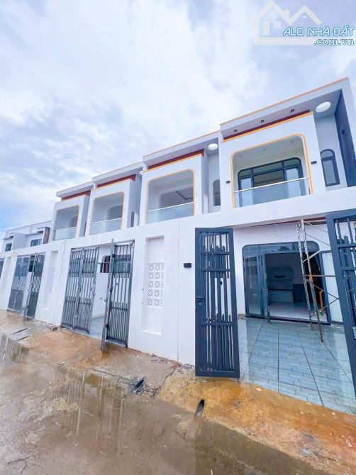 CHỦ NGỘP CẦN GẢ NHANH NHÀ MỚI XÂY NGAY CUỐI ĐƯỜNG ĐỒNG KHỞI!