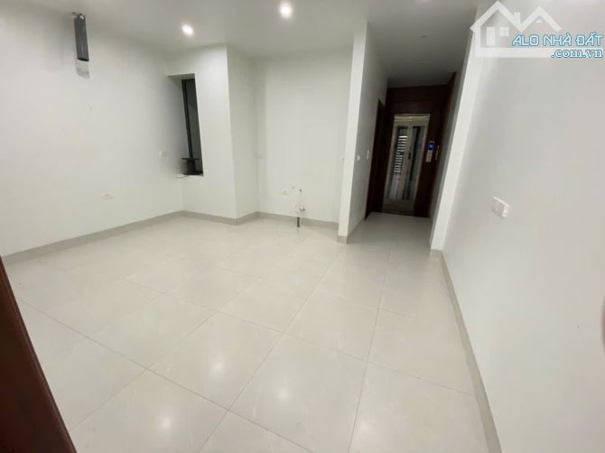 Cho thuê nhà LK Chiến Thắng - Văn Quán. DT 89m2, 5 tầng, full ĐH, Ô tô đỗ cửa