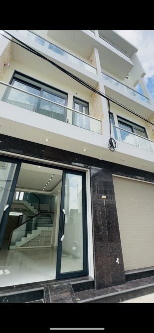 Hàng hiếm!!! Nhà 4 tầng Hoàng Mai sát mặt trục và đường Worlbank cực đẹp ô tô vào nhà