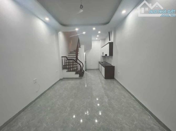 Nhà Mới- Ngõ Thông-Ô Tô Đỗ Cổng-15M Ra Ô Tô Tránh-Tây Mỗ-Nam Từ Liêm: 5 Tầng. Nhỉnh 6 Tỷ