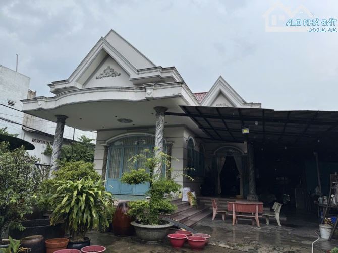 Bà ĐIểm(XTT- HM) bán lô đất 394m2 ngang 17m sẵn nhà 3PN gần đường Phan Văn Hớn giá 17,5tỷ.