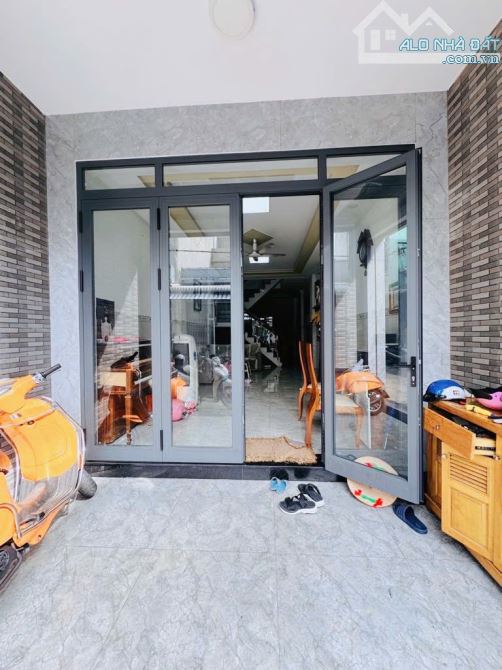 Bán nhà 2 tầng 4m x 19m đường 6m giáp kdc An Sương. Mặt tiền đẹp vừa ở vừa kinh doanh