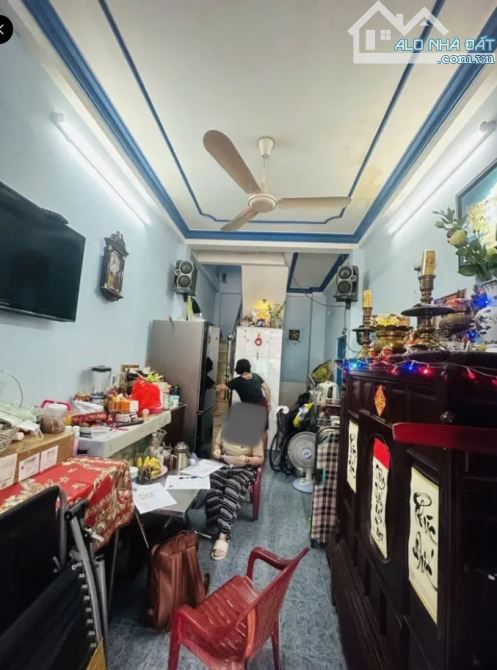 TRUNG TÂM QUẬN 3 - GẦN CHỢ BÀN CỜ - 4 TẦNG - 3 PN - TIỆN KINH DOANH - CHỈ 6.8 TỶ