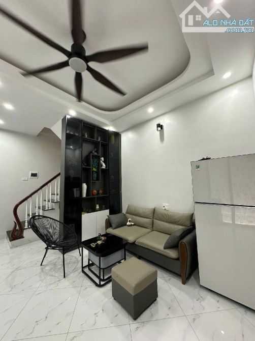 Khách Hàng Có Tài Chính 6-7 tỷ 👉Muốn -Gần Phố-Dt32m-5t-TT Quận Hai Bà Trưng LH Với E ạ