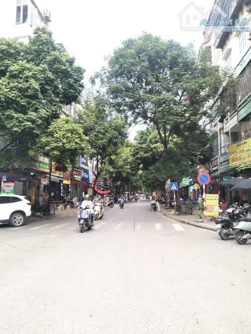 MẶT PHỐ CẦU GIẤY ,VỈA HÈ Ô TÔ TRÁNH, KINH DOANH SẦM UẤT - 9 TẦNG THANG MÁY